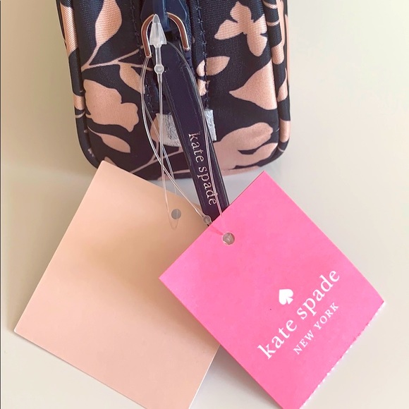 NWT! Kate Spade small dome nylon Cosmetic Bag - Picture 3 of 9